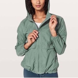 Lululemon lightweight green jacket size 4